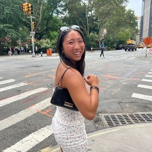 Meet your Posher, Caroline